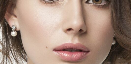 11 técnicas de maquiagem que farão seus olhos pequenos parecerem maiores!